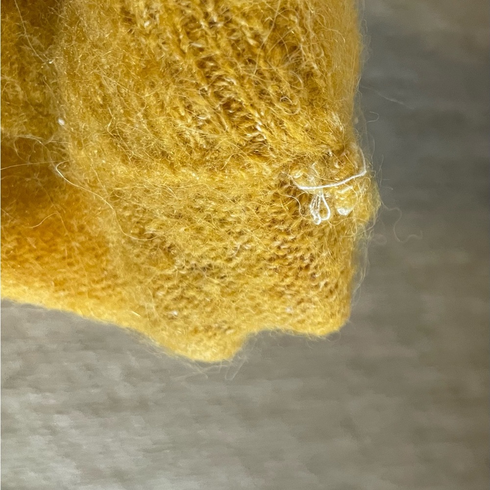 Beautiful Selected femme sweater in yellow mustard color - Picture 6 of 9